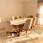 Elegant 2-Bedroom Near Airport
