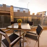 Elegant 2-Bedroom Near Airport