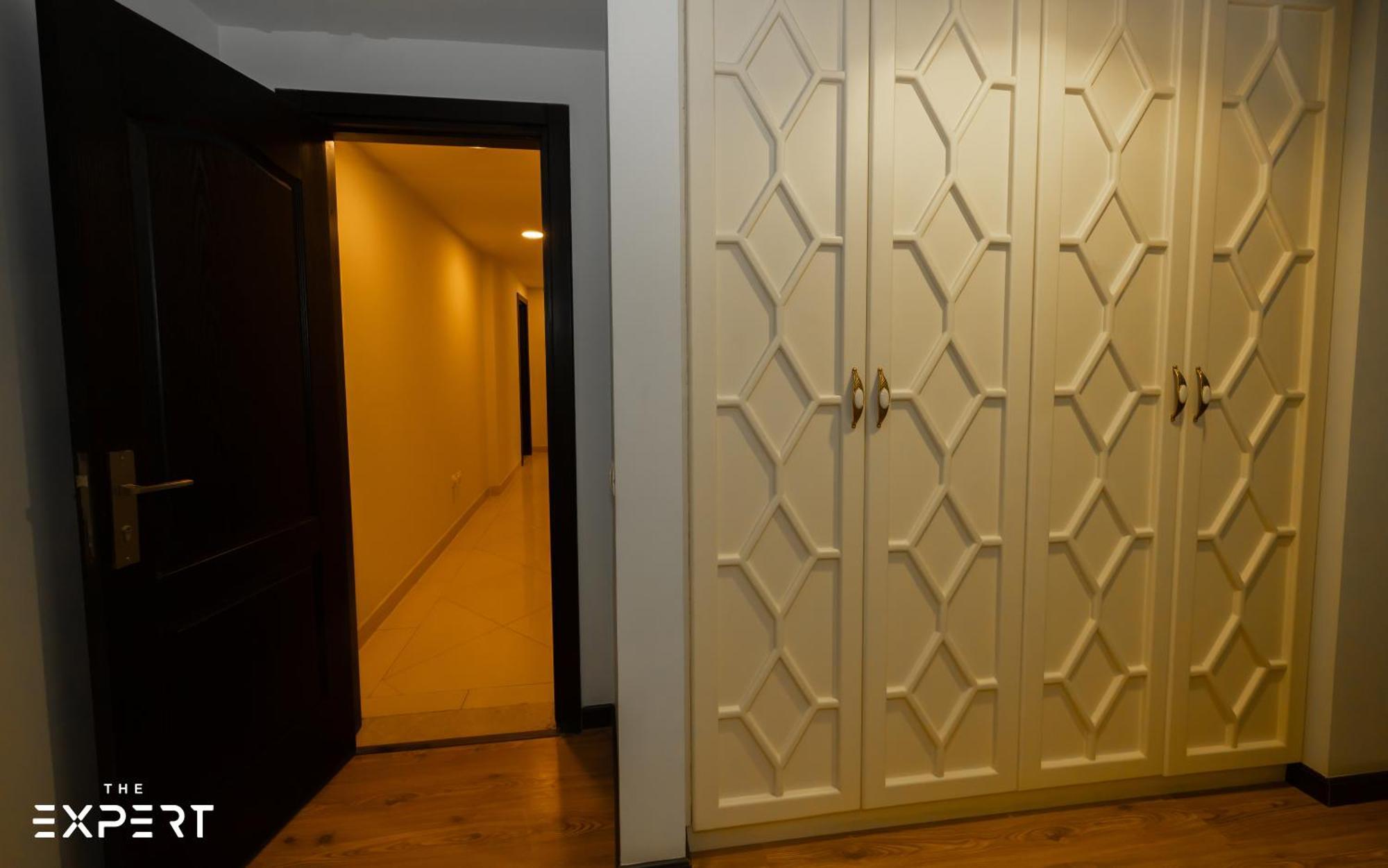Elegant 2-bedroom Near Airport