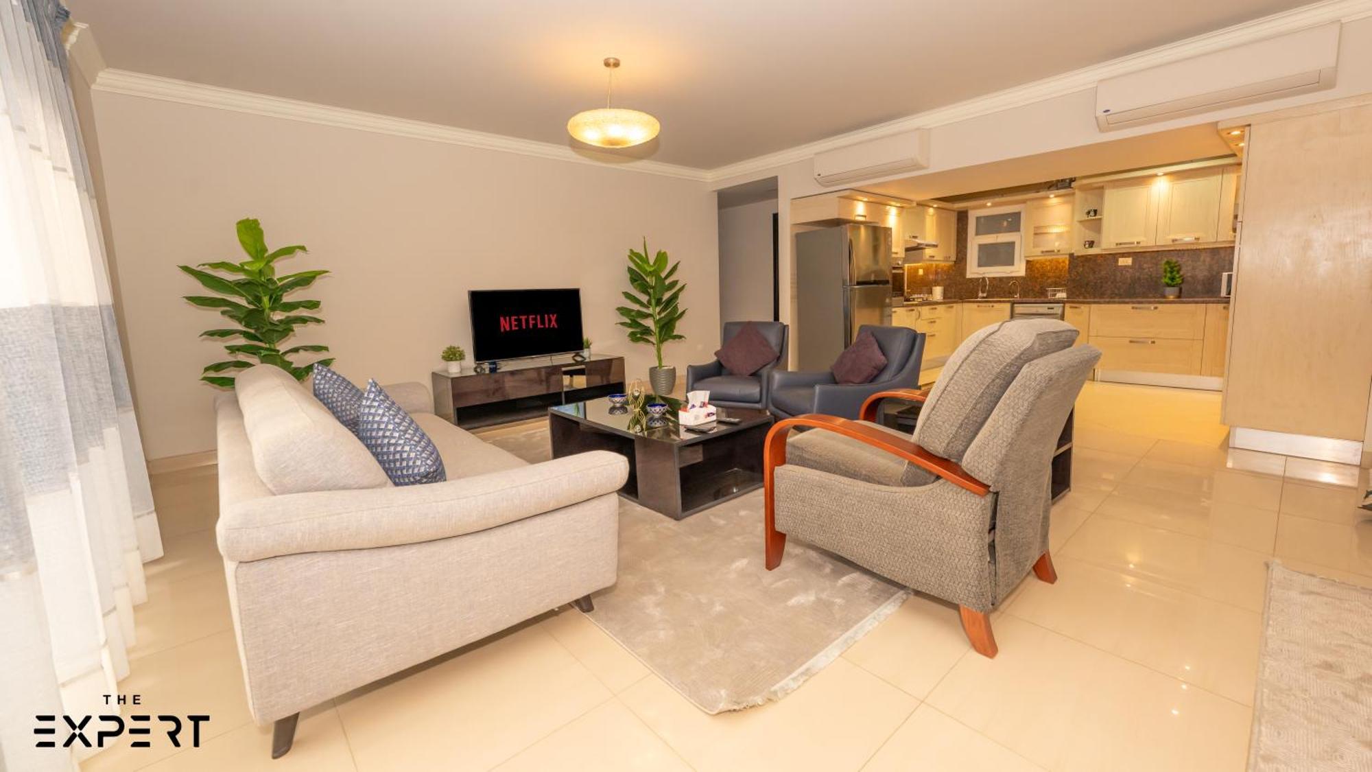 Apartment Elegant 2-bedroom Near Airport Cairo